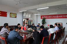 威廉华兹华斯!其代表作有与塞缪尔·泰勒·柯勒律治合著的